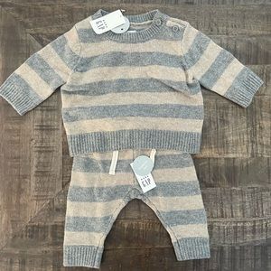 Gap, Baby, Sweater & Pant Set, 0-3 Months, NWT, Pet-free, Smoke-free Home